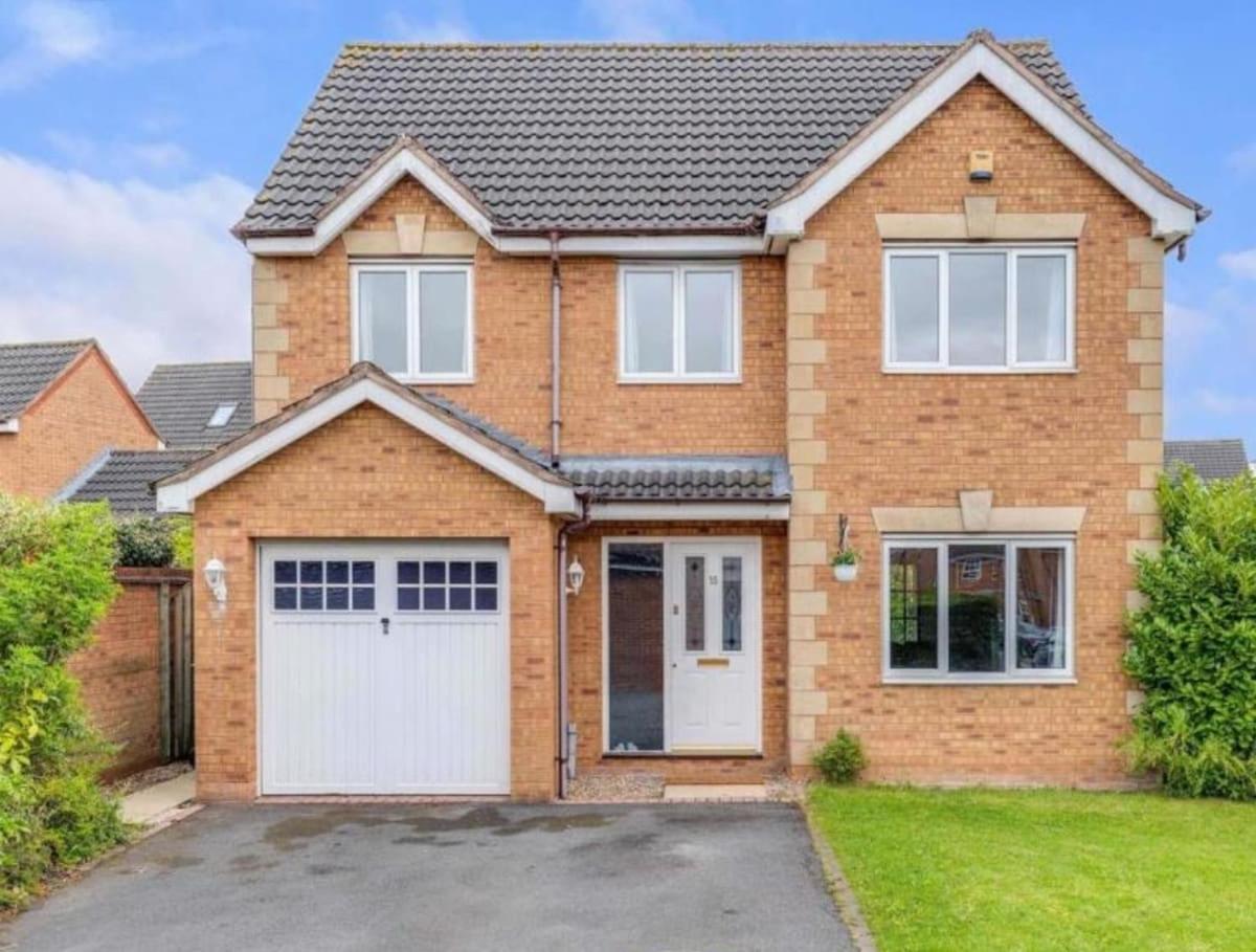 Binley With Parking - Perfect For Contractors, Families And Groups, Location Next To Shopping Park Holiday home Coventry